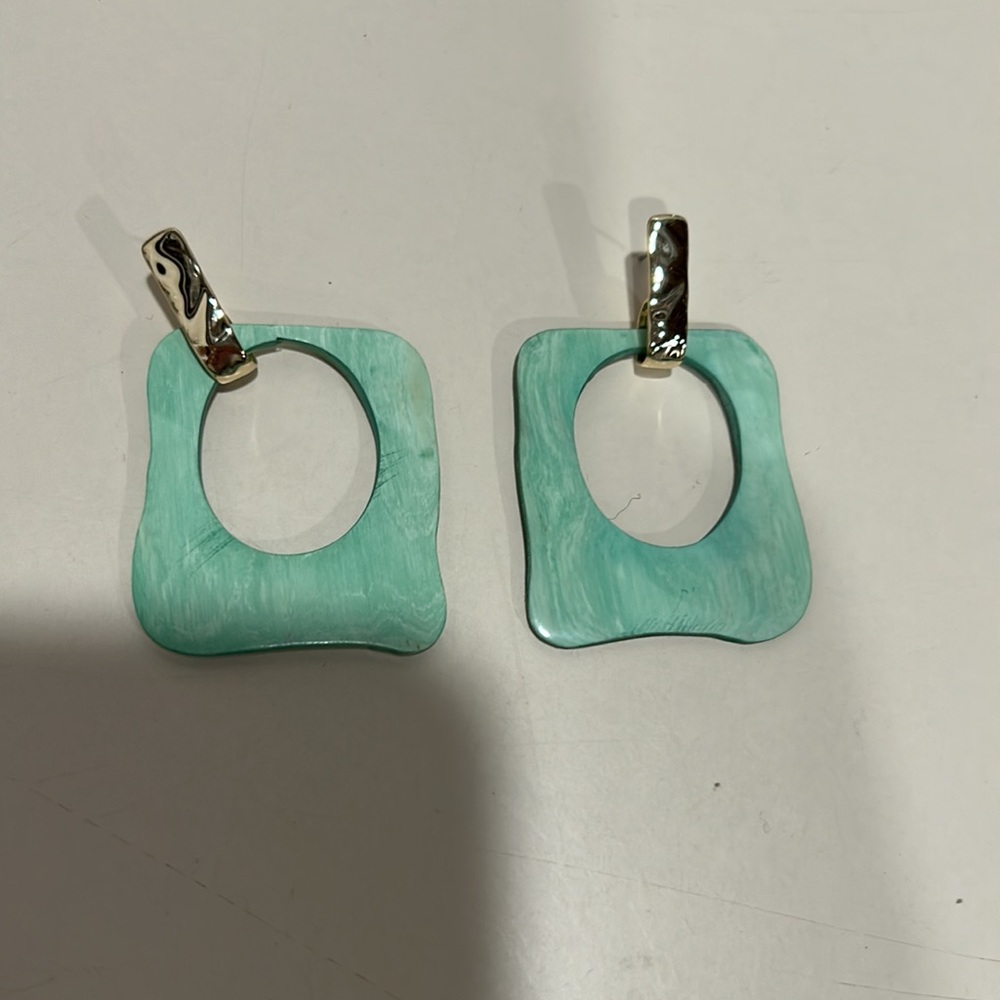 Akola NWOT Jude Door Knocker Earring - Picture 3 of 3